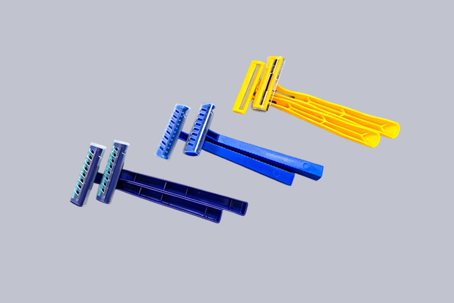 Disposable single-blade razor